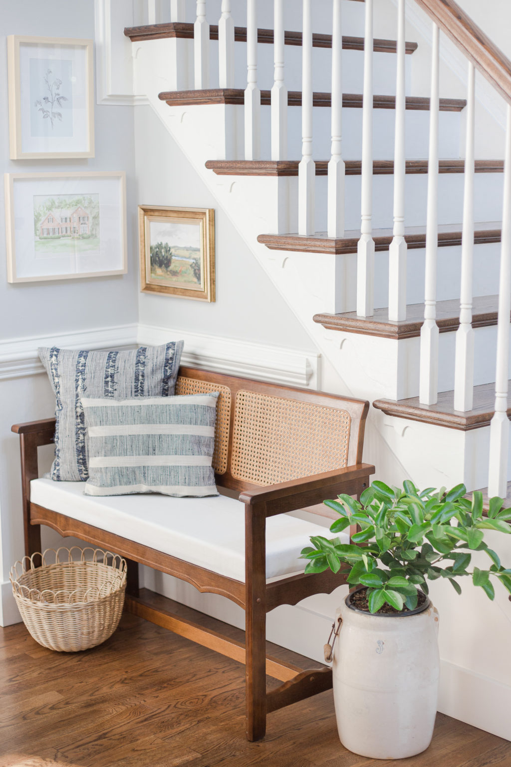 How to Create a Welcoming Entryway - Amelia Lawrence Style