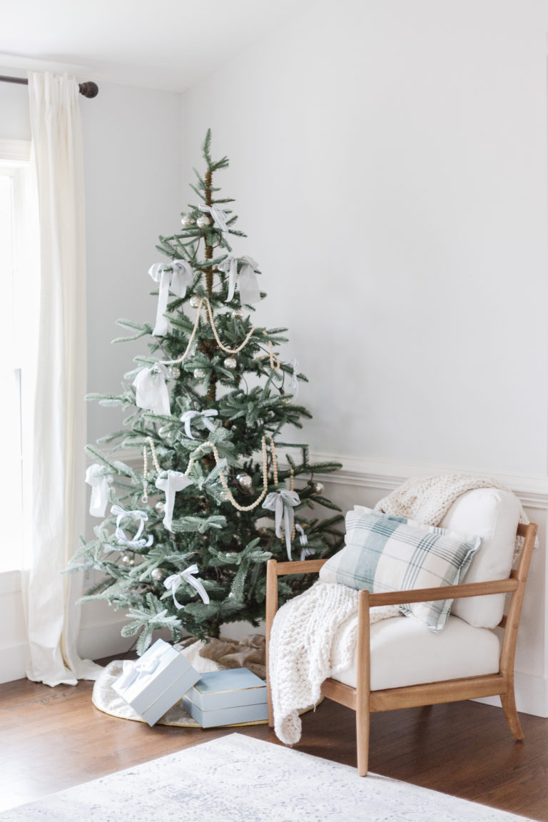Green, Blue and Lovely Christmas Bedroom
