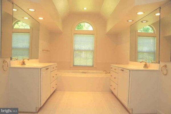 7 Easy Ways to Update a Bathroom Without a Remodel | Amelia Lawrence