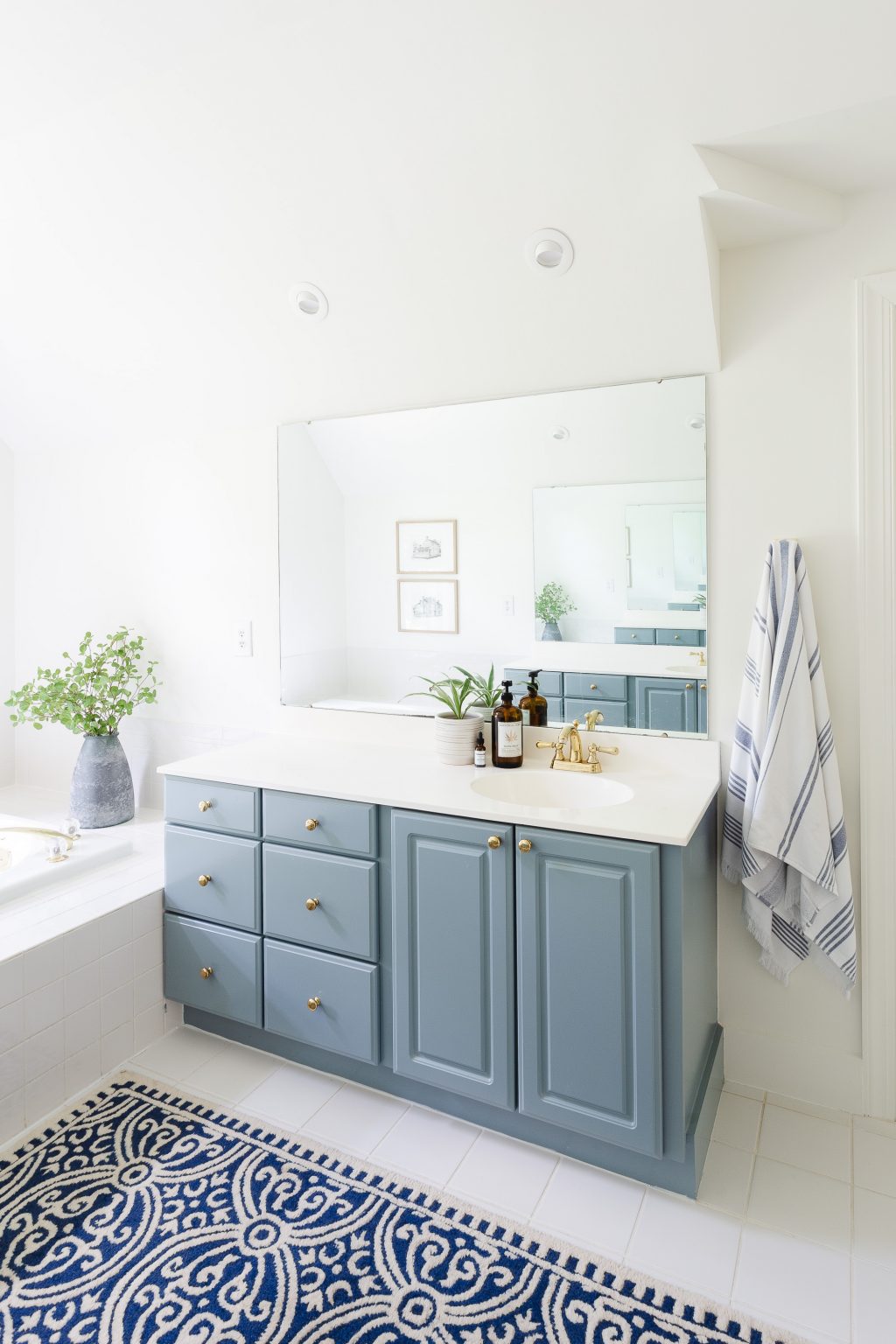 Benjamin Moore Van Courtland Blue | Amelia Lawrence Style