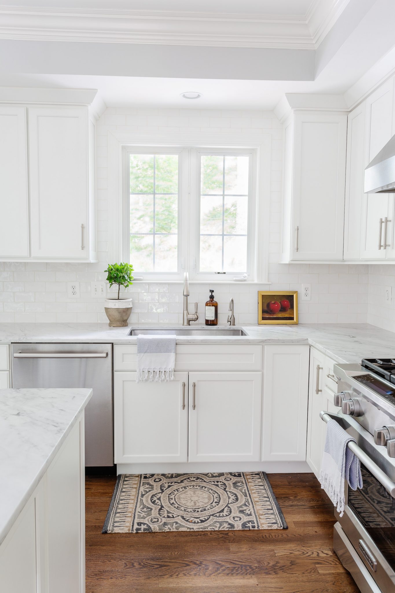 Is A White Kitchen Out of Style? Amelia Lawrence Style