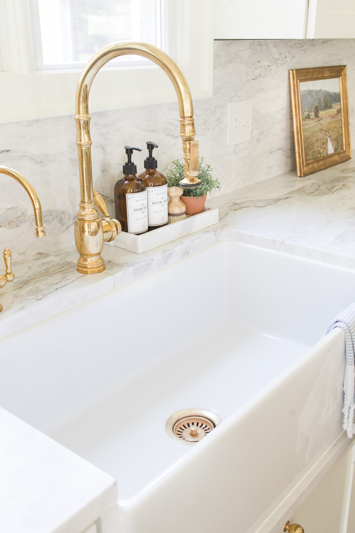 Fireclay Sink - Everything You Need to Know | Amelia Lawrence
