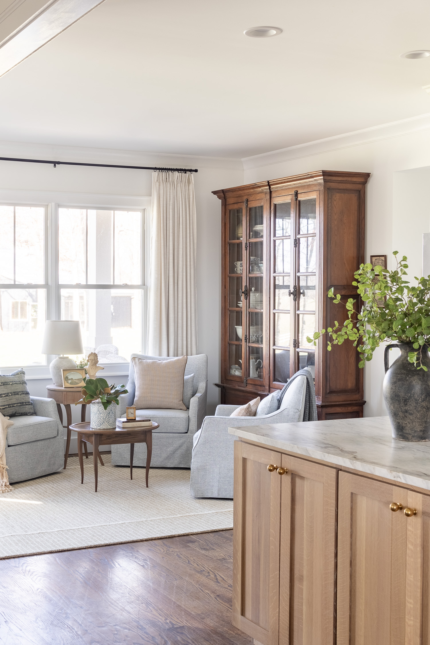 sitting room off kitchen